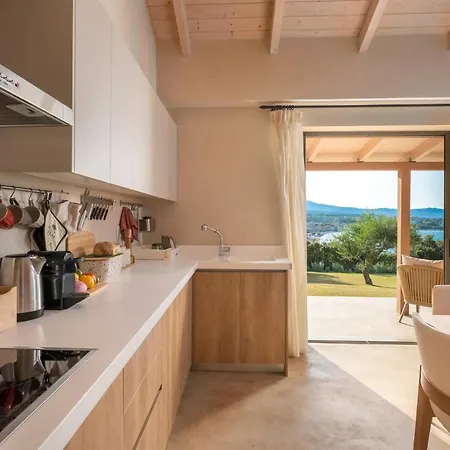 Carvella With Private Pool Villa *