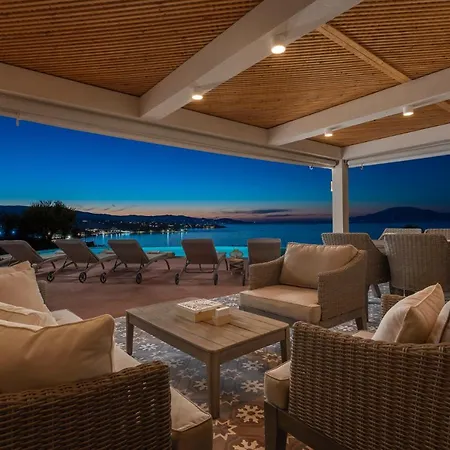 Carvella With Private Pool Villa
