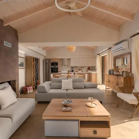 Carvella With Private Pool *