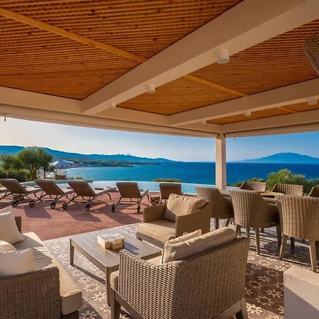 Carvella With Private Pool