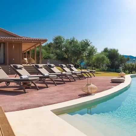 Carvella With Private Pool *