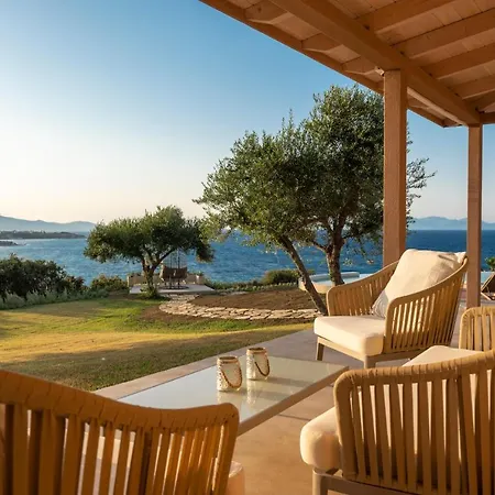 Carvella With Private Pool Villa *